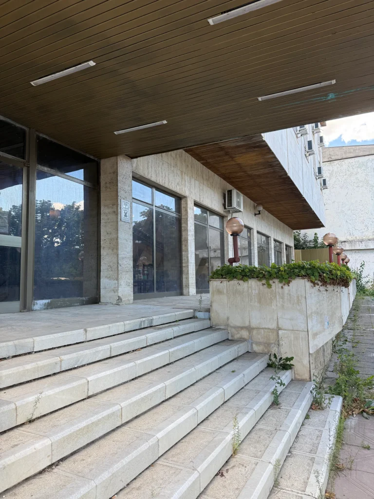 Hotel Loznitsa gallery – exterior and entrance