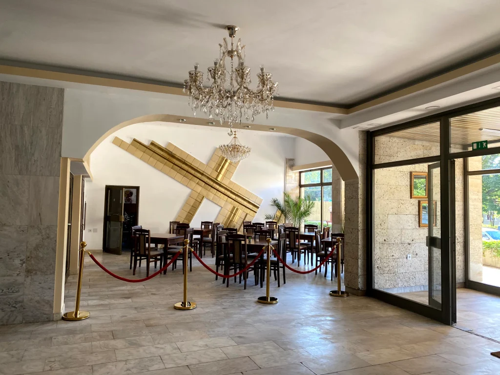 Hotel Loznitsa gallery – lobby interior