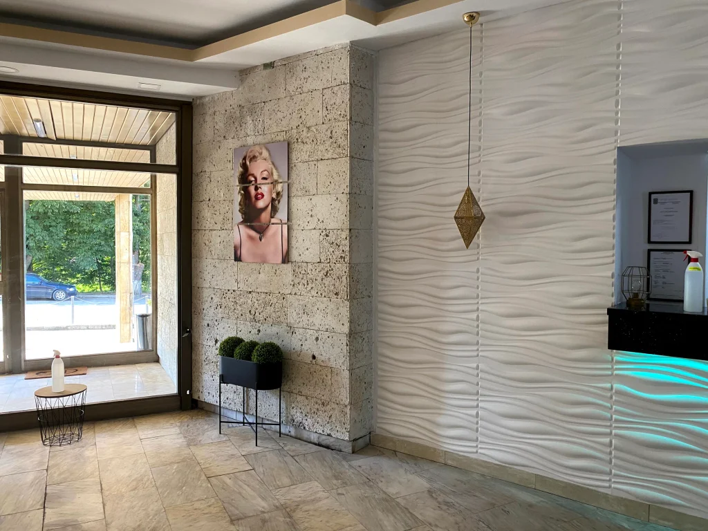 Hotel Loznitsa gallery – lobby interior