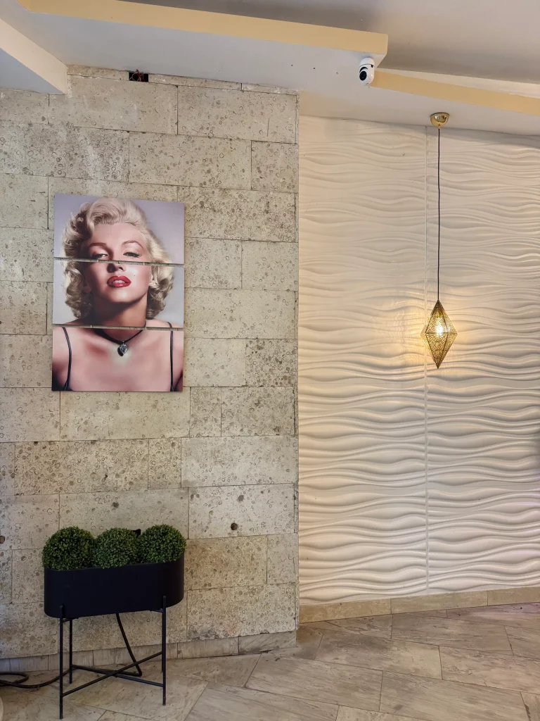 Hotel Loznitsa gallery – lobby interior