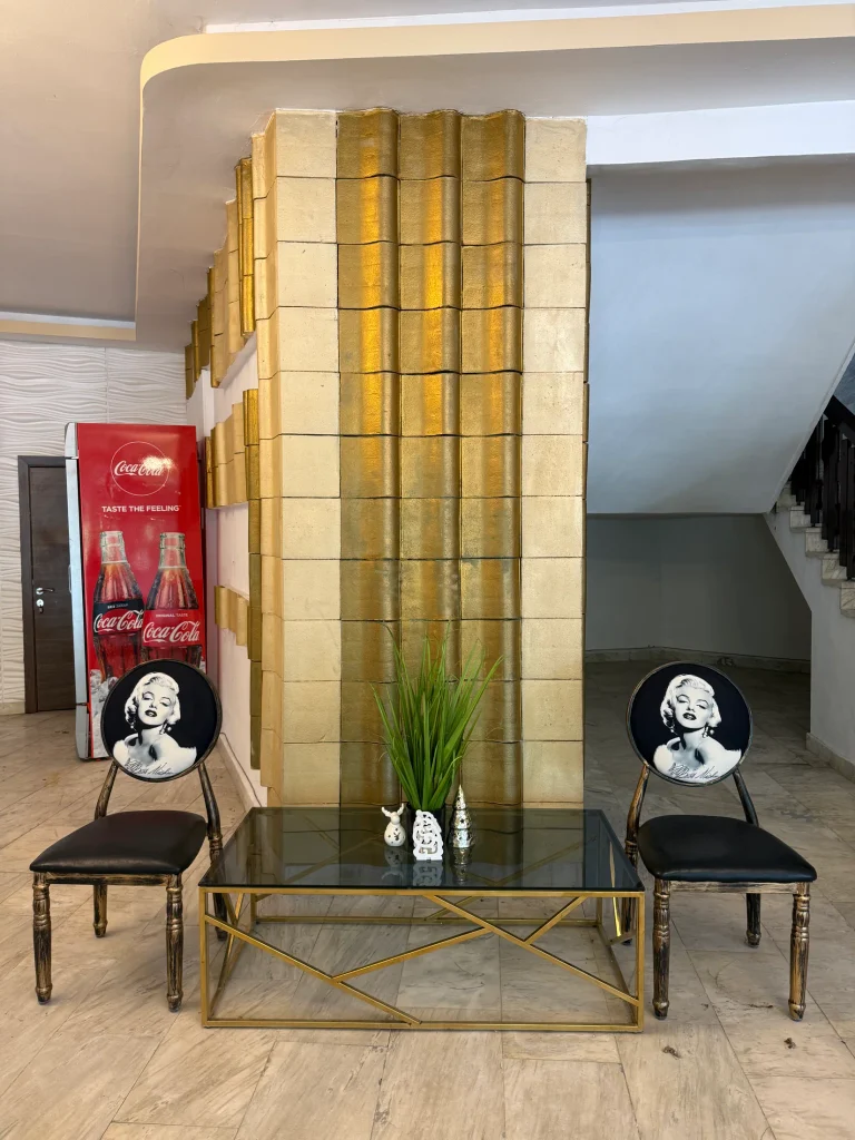 Hotel Loznitsa gallery – lobby interior