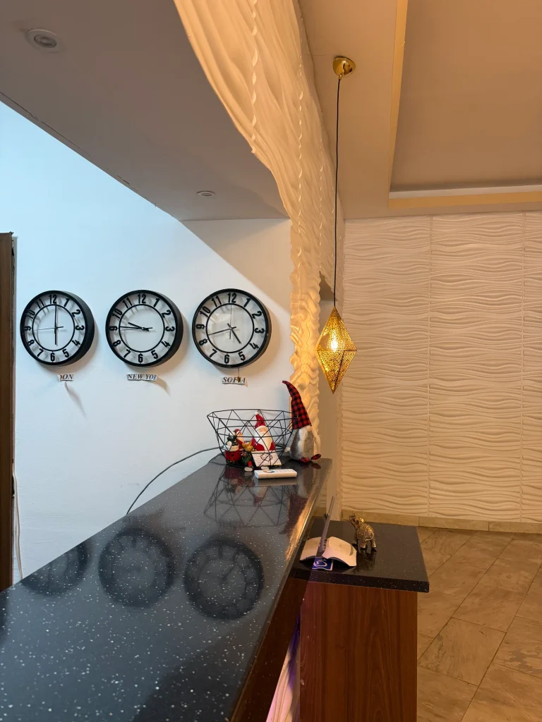 Hotel Loznitsa gallery – lobby interior