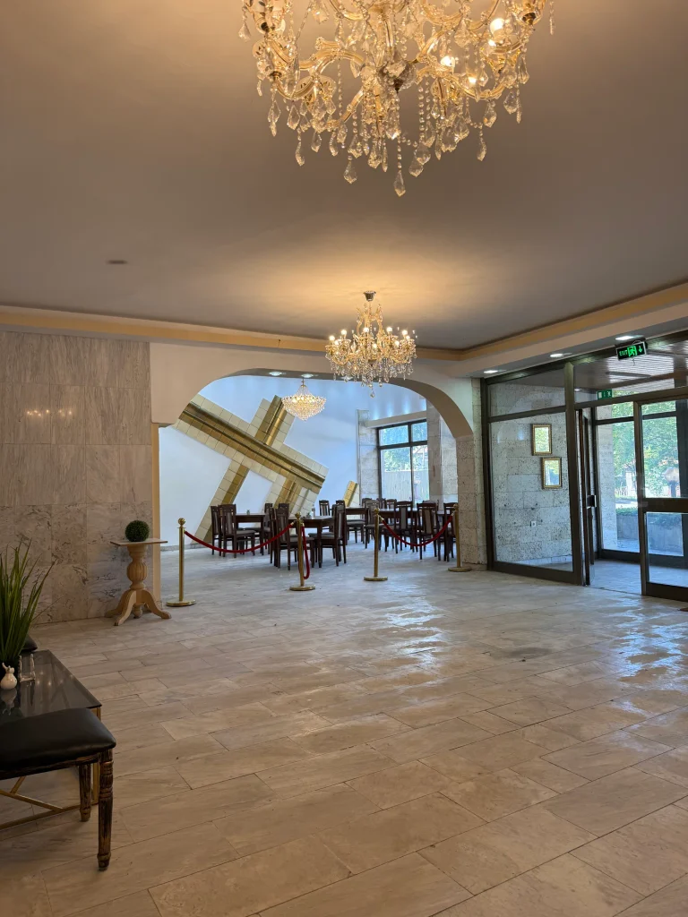 Hotel Loznitsa gallery – lobby interior