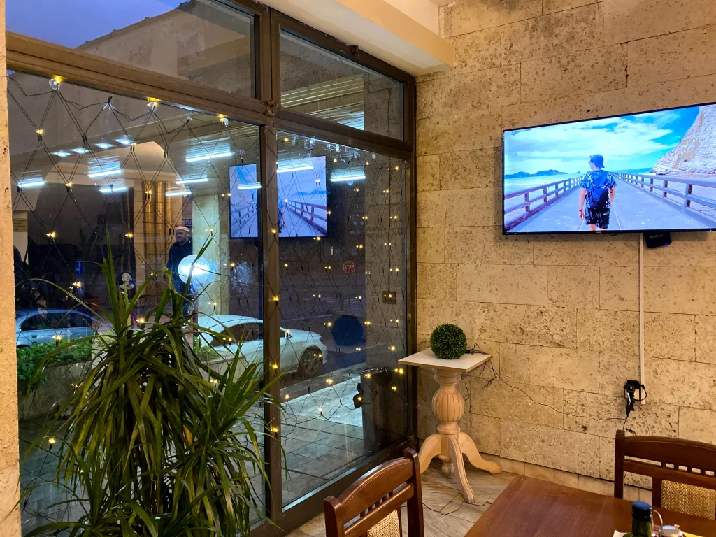 Hotel Loznitsa gallery – lobby interior