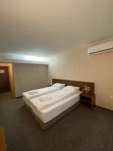 Hotel Loznitsa gallery – guest room interior