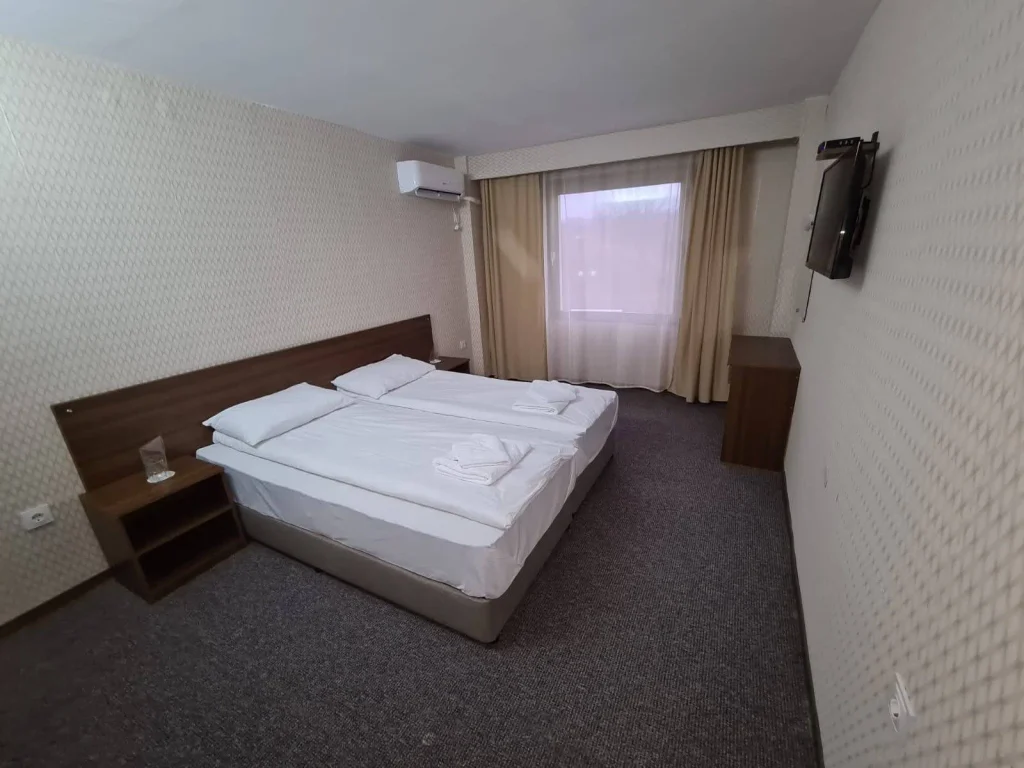 Hotel Loznitsa gallery – guest room interior