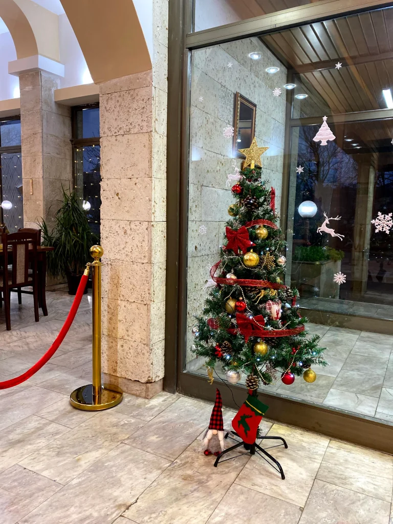 Hotel Loznitsa gallery – decorative interior detail