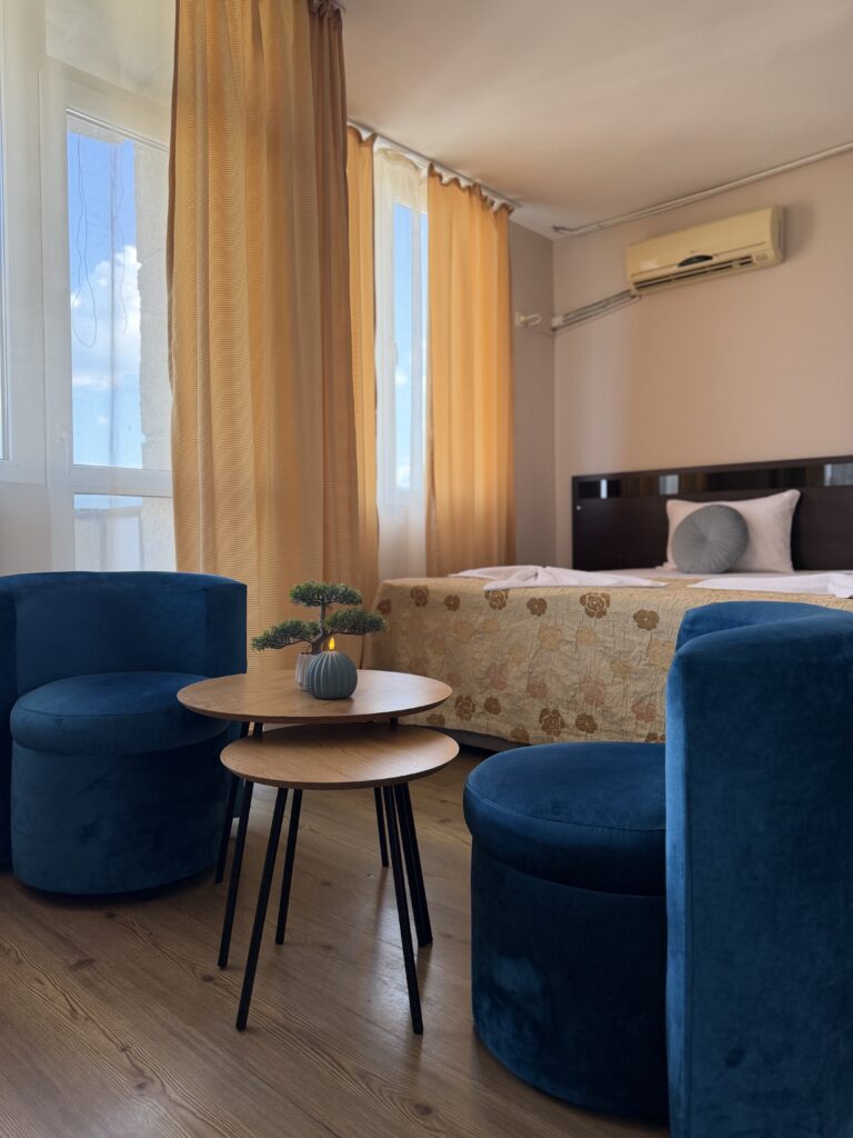 Guest room interior at Hotel Han Krum