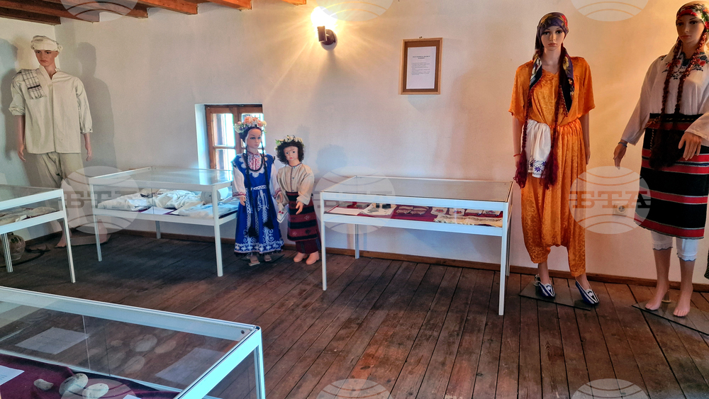 Cultural heritage exhibits at the Heritage House museum in Loznitsa
