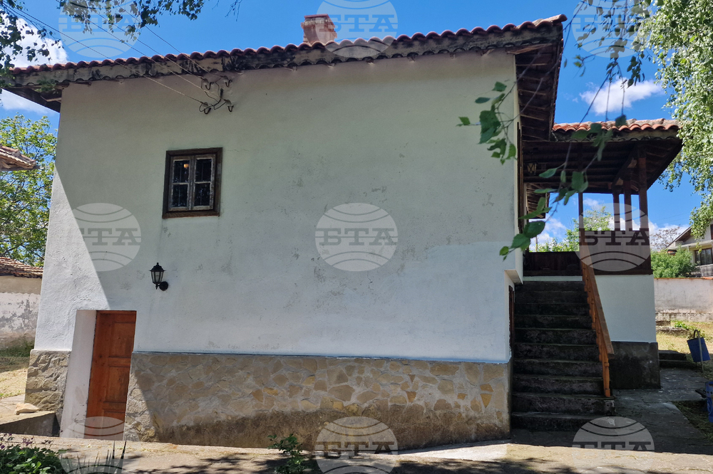 Traditional culture exhibit at the Heritage House museum in Loznitsa