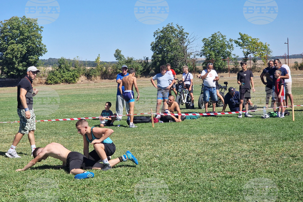 Traditional wrestling during the Loznitsa festival